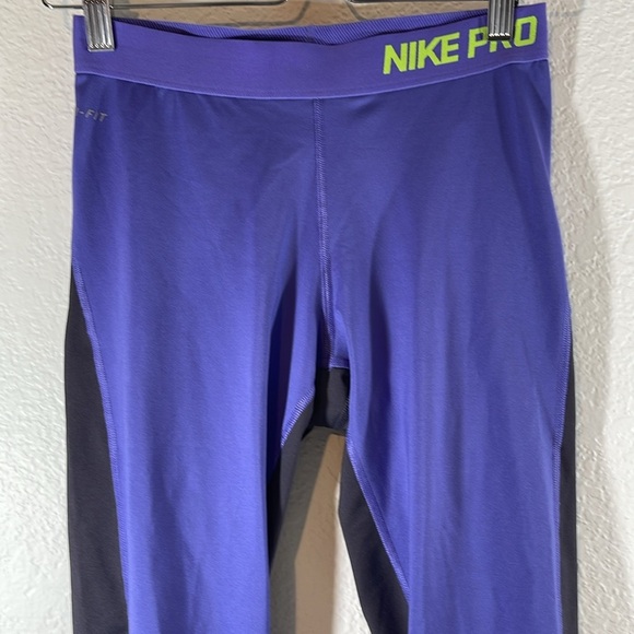 NIKE PRO Base Layer Capri Pants Blue Athletic Workout Gym Size Medium - Picture 2 of 8